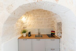 Trulli Scacciapensieri con Piscina