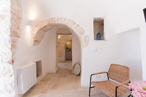 Trulli Scacciapensieri con Piscina