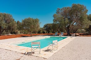 Trulli Scacciapensieri con Piscina
