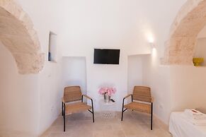 Trulli Scacciapensieri con Piscina
