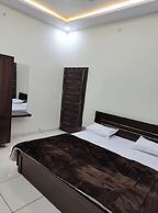 Hotel J-Laxmi Palace