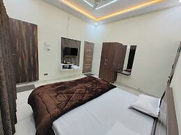Hotel J-Laxmi Palace