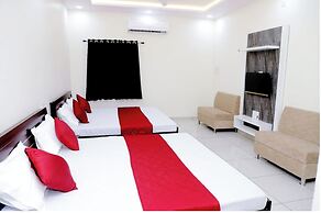 Hotel J-Laxmi Palace
