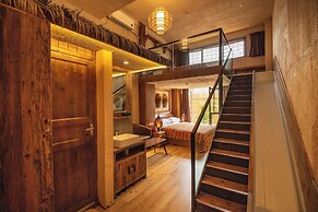 26Life Nationality Inn