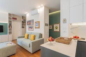 Como Volta Square With Terrace by Rent all Como