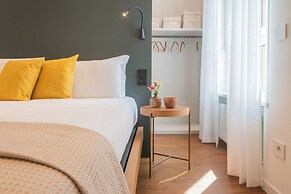 Como Volta Square With Terrace by Rent all Como