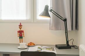 Como Volta Square With Terrace by Rent all Como