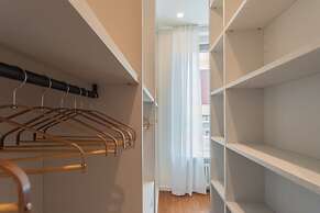 Como Volta Square With Terrace by Rent all Como