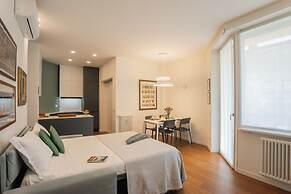 Como Volta Square With Terrace by Rent all Como
