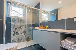 Como Volta Square With Terrace by Rent all Como
