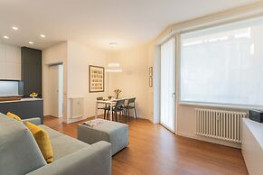 Como Volta Square With Terrace by Rent all Como