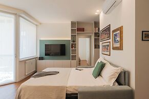 Como Volta Square With Terrace by Rent all Como