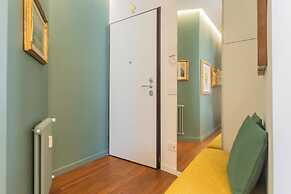 Como Volta Square With Terrace by Rent all Como