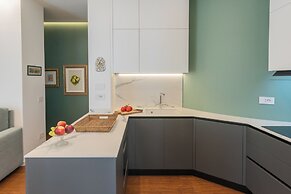 Como Volta Square With Terrace by Rent all Como