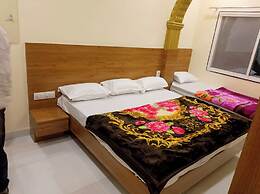 Hotel Maa Tulsi Guest House