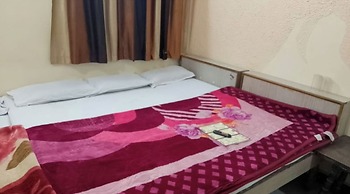 Hotel Maa Tulsi Guest House