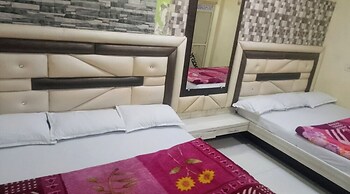 Hotel Maa Tulsi Guest House