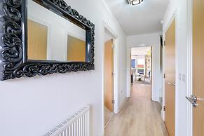 Foxherne 6 Bed & 3 Bath Serviced Hse -20