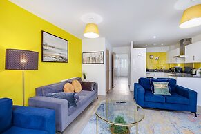 Foxherne 6 Bed & 3 Bath Serviced Hse -20
