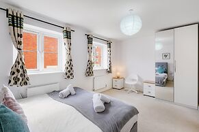 Foxherne 6 Bed & 3 Bath Serviced Hse -20