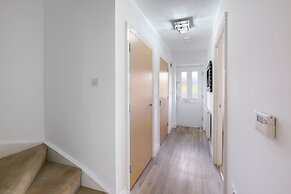 Foxherne 6 Bed & 3 Bath Serviced Hse -20