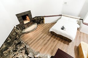 Hidden History - Modern Split-Level
