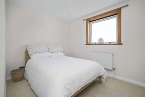 2-Bedroom Home with Parking and Garden