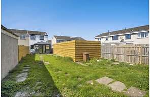 2-Bedroom Home with Parking and Garden