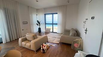 Stylish 3BR Family Retreat