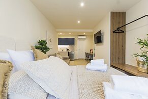 Raise Thiseio Stylish Living