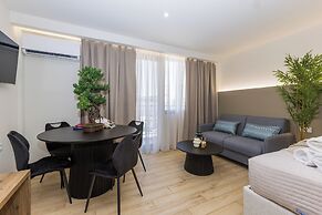 Raise Thiseio Stylish Living
