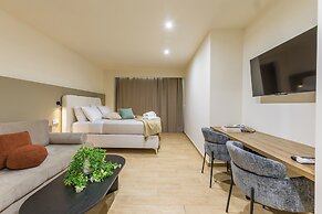 Raise Thiseio Stylish Living