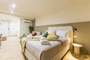 Raise Thiseio Stylish Living