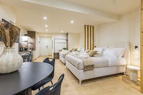 Raise Thiseio Stylish Living