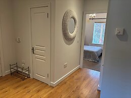 Spacious 2 Bed Apartment Near Dublin Airport