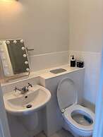 Spacious 2 Bed Apartment Near Dublin Airport