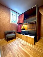 Velvet Hostel Business