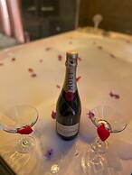 Grand JNK Boutique Hotel