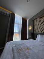 Grand JNK Boutique Hotel
