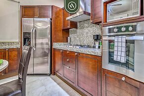Studio in Romantic Zone - Rooftop Pool - King Bed