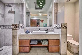 Studio in Romantic Zone - Rooftop Pool - King Bed