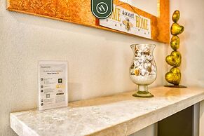 Studio in Romantic Zone - Rooftop Pool - King Bed