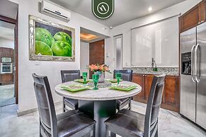 Studio in Romantic Zone - Rooftop Pool - King Bed