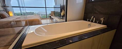 Sea View 2 Bed Room Luxury - Perfect Location