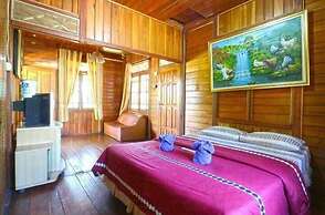 Aquarius Orange Hotel & Villa