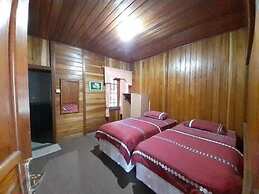 Aquarius Orange Hotel & Villa