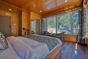 Xenious White House Eco Resort