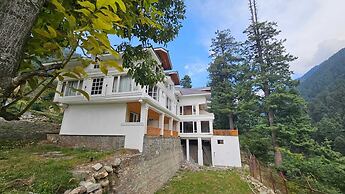 Xenious White House Eco Resort