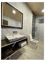 Xenious White House Eco Resort