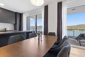 Maria Blick Lake View Apartments